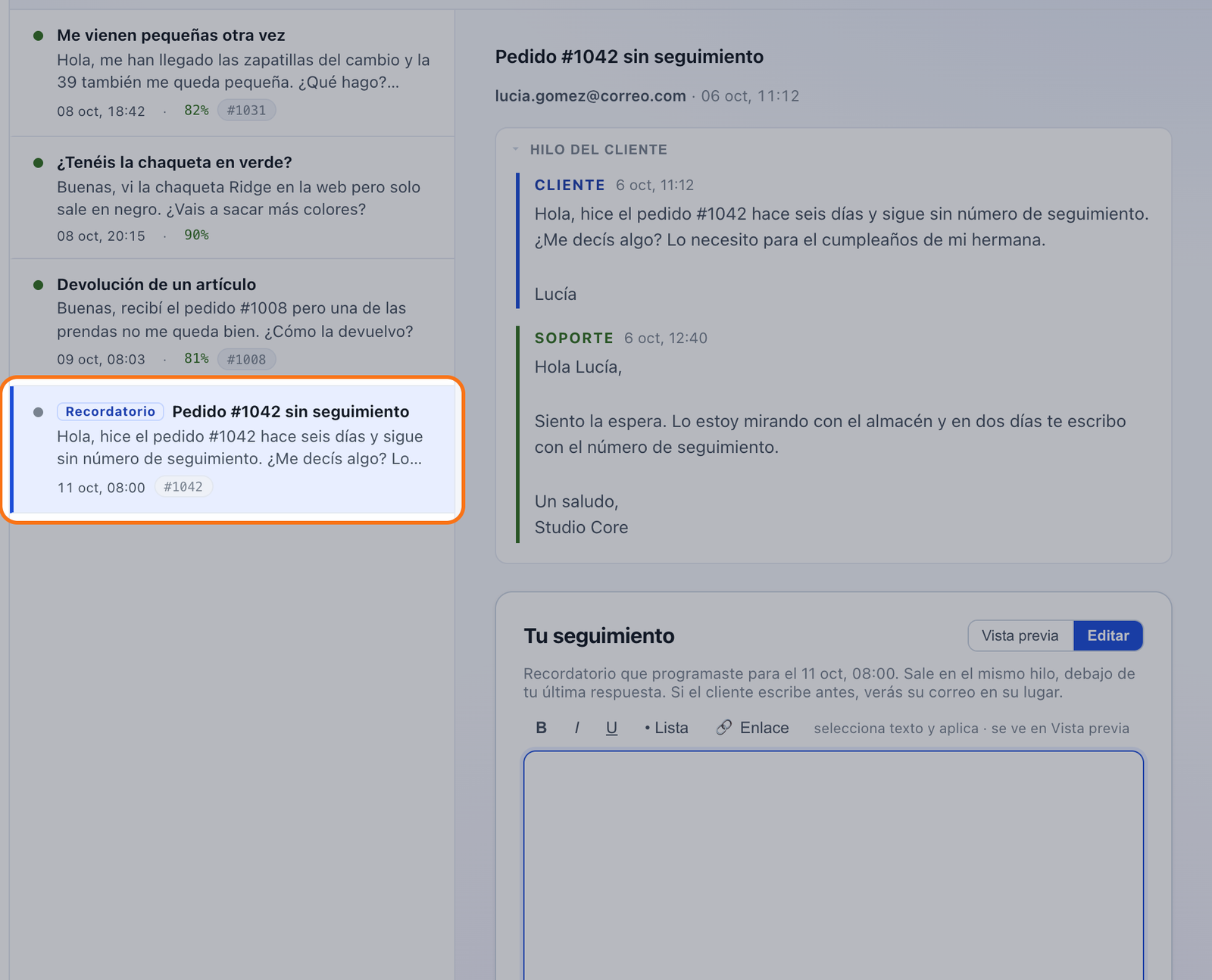 La cola de mailipy con el recordatorio de un cliente resaltado en la lista, su conversación y el pedido con su número de seguimiento